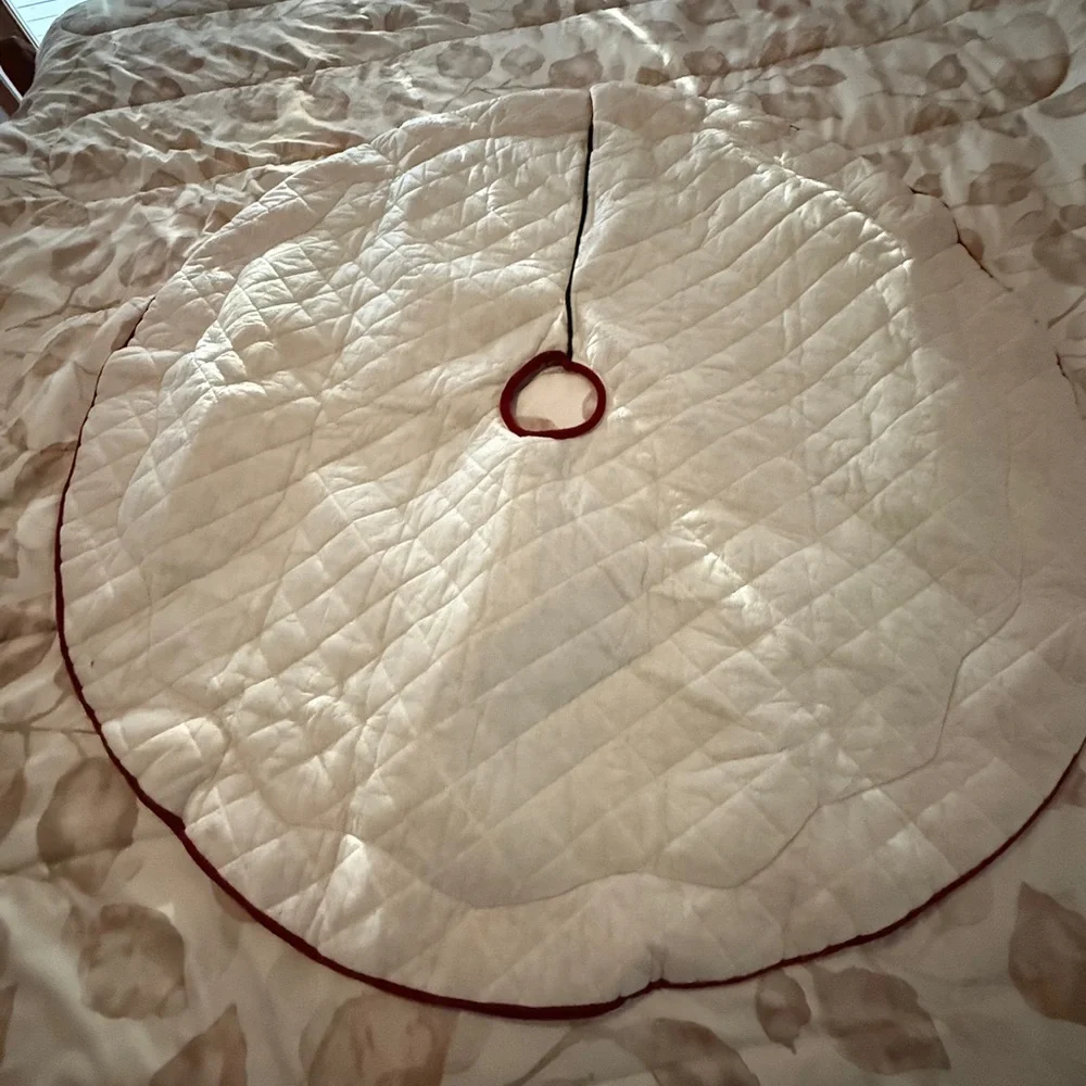 Vintage Red and Green Velvet Round Tree Skirt with Gold Trim Christmas Holiday